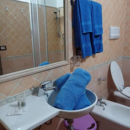 La Dependance Di Andreina דירה *